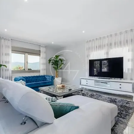 Olivos Villa *